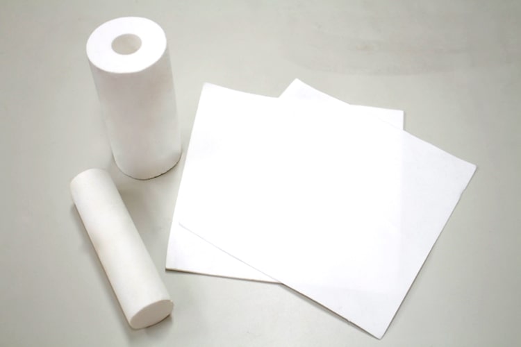Fluoroplastic foam sheet